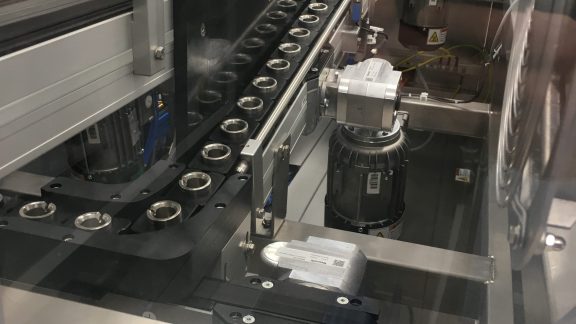 CleanTrak - cleanroom transfer system